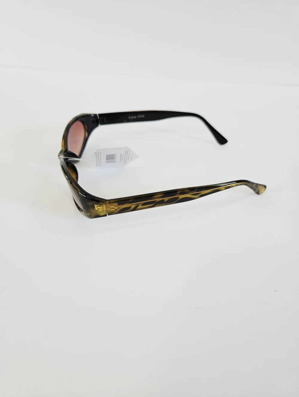 Vintage Deadstock NWT Tortoise Shell Slim Frame Oval Cat Eye Lucite Sunglasses
